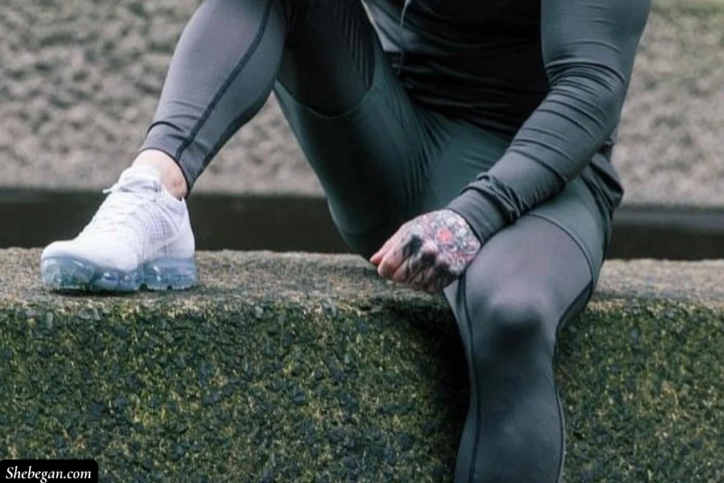 Men Wear Underwear Under Leggings