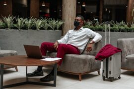 What Do You Wear with Maroon Leggings in the Winter?