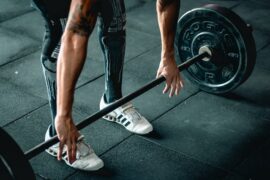 Why don't men wear leggings?