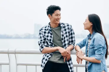 What Does it Mean When a Girl Never Ask You Questions?