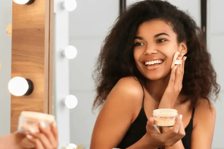 Pros and Cons of Not Wearing Makeup
