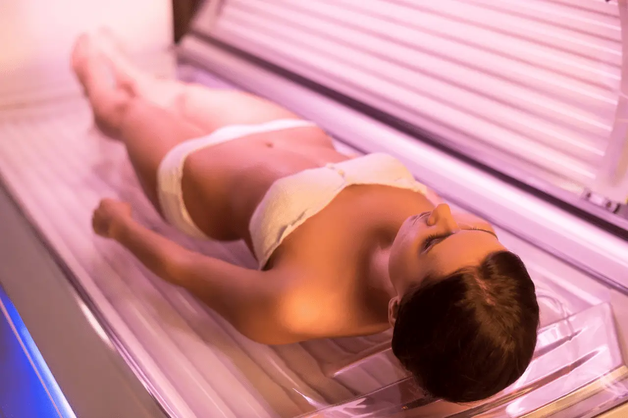 How to Prevent Having Hives From a Tanning Bed