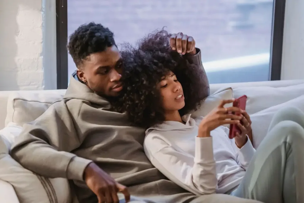 Polite Ways to Ask Your Boyfriend for Your Money Back