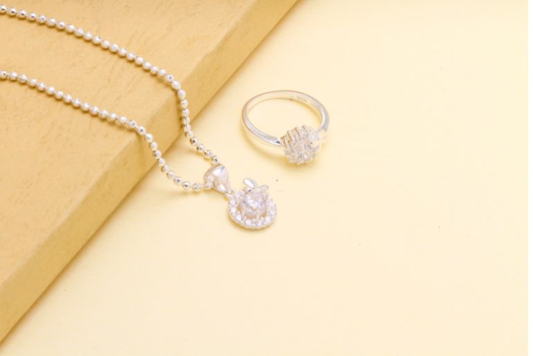 Crystal necklace