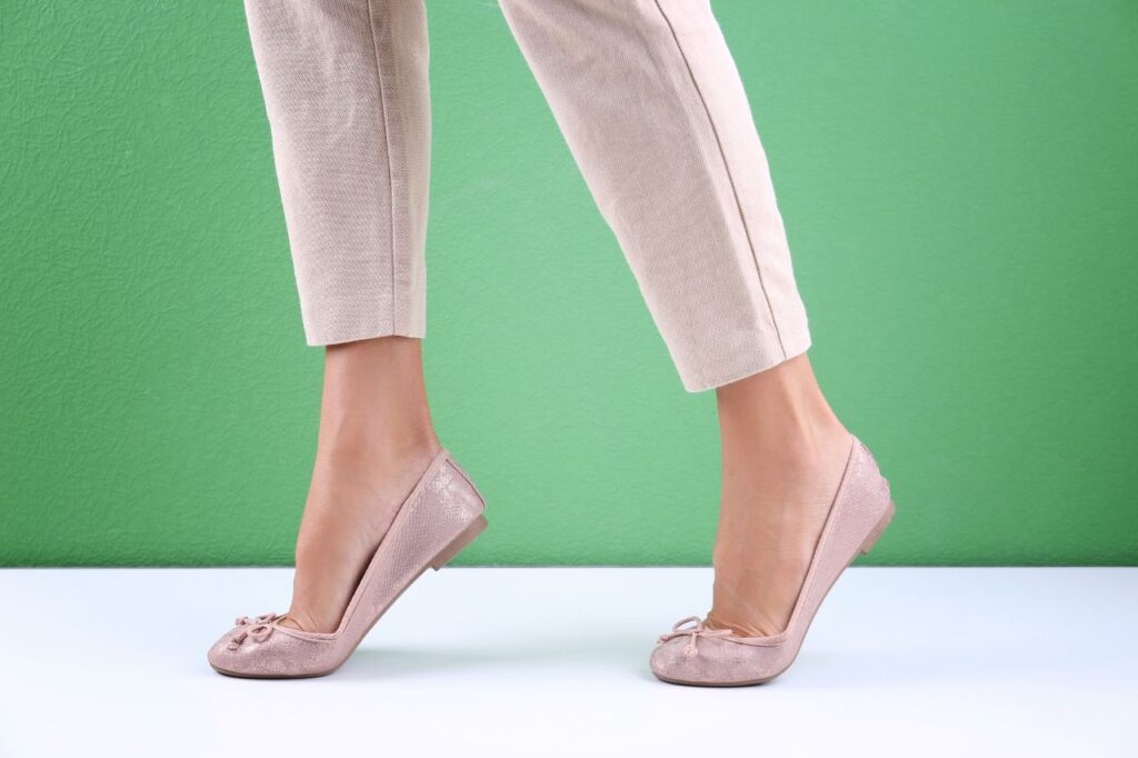 What Shoes Do You Wear with Capris for Business Casual- Flats