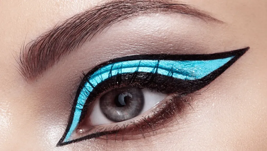 Bold and dramatic eyeliner