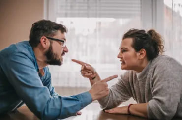 13 Dangers of Dating an Insecure Woman