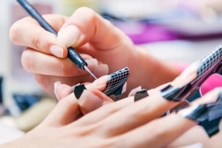 Do You Wipe Gel Nails Between Coats?