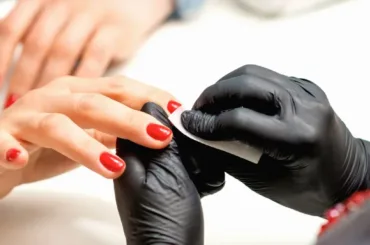 What Do You Wipe Gel Nails With At The End?