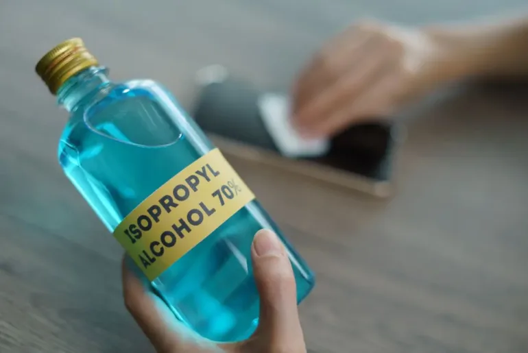 Can You Use Isopropyl Alcohol To Remove Nail?