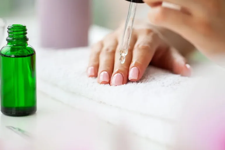 Does Castor Oil Grow Nails?