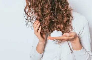 How to Make Your Hair Stay in Place without Hairspray or Gel