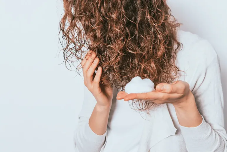 How to Make Your Hair Stay in Place without Hairspray or Gel