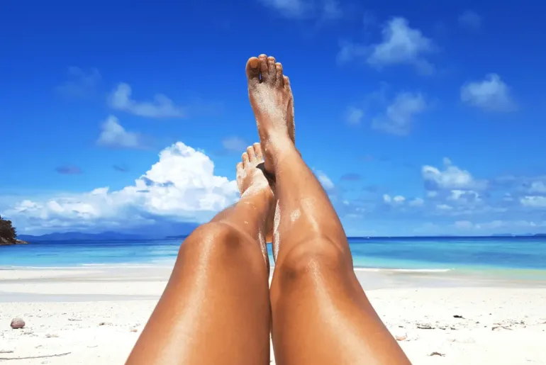 Should I Get a Spray Tan Before Going to the Beach?