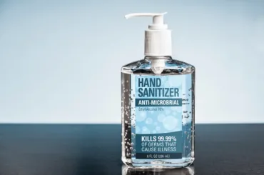 Can I Use Hand Sanitizer to Wipe Gel Nails?