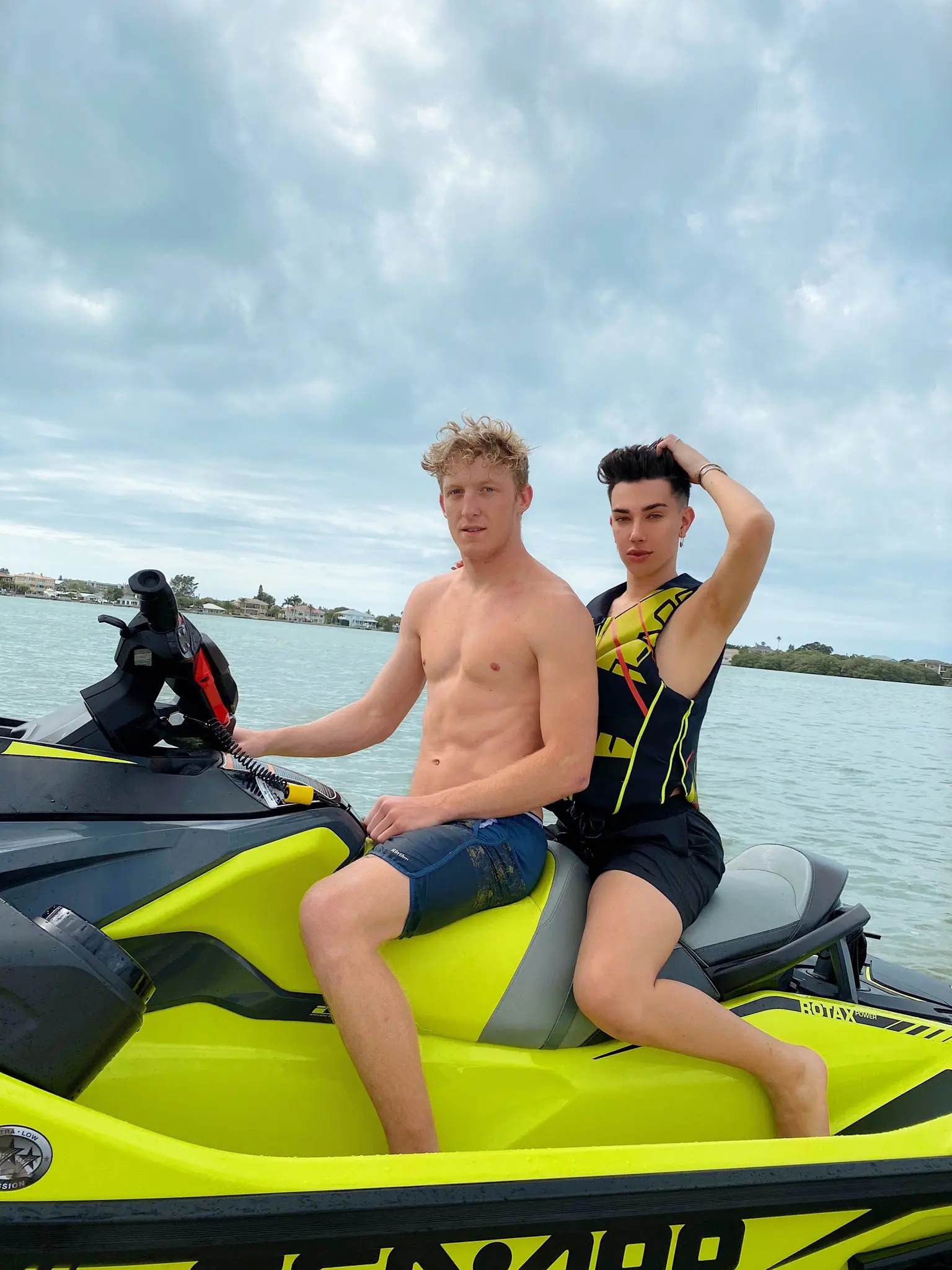 Who is James Charles dating?