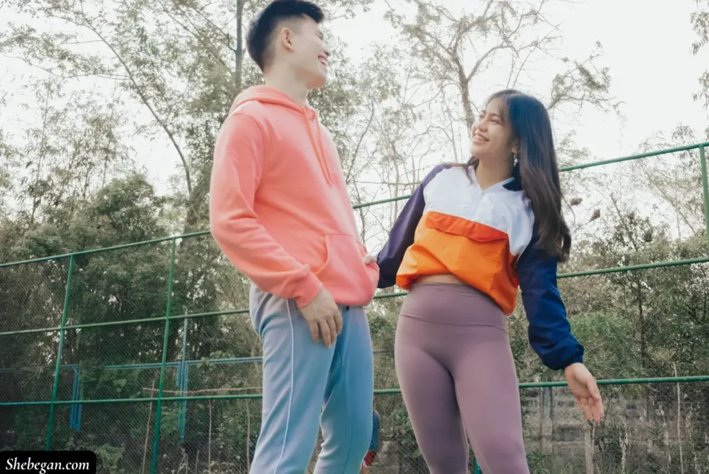 Sure Signs a Guy Is Crushing on You
