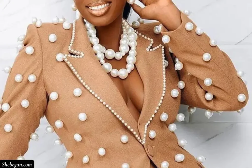 Outfits for Plus-Size Women’s Office Christmas Parties