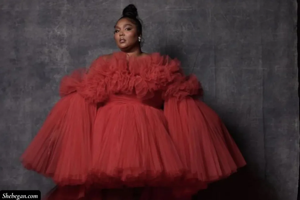 Outfits for Plus-Size Women’s Office Christmas Parties