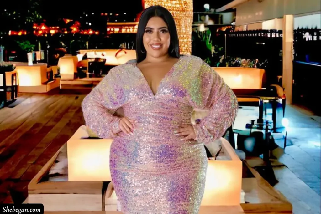 Outfits for Plus-Size Women’s Office Christmas Parties