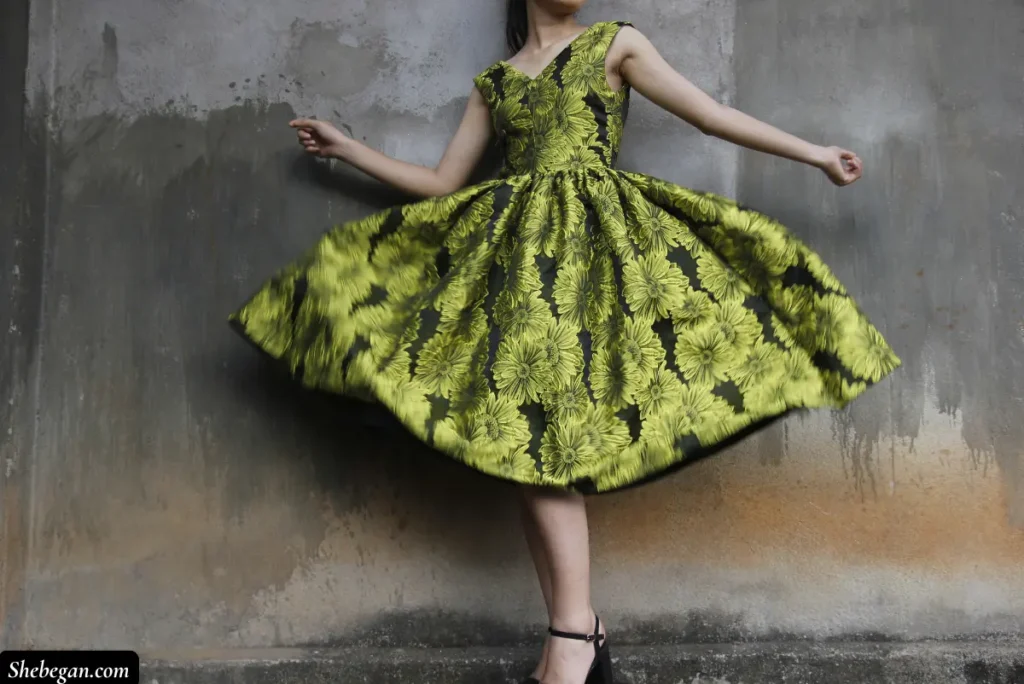 Winter Dress Ideas That Flatter Hourglass Figures