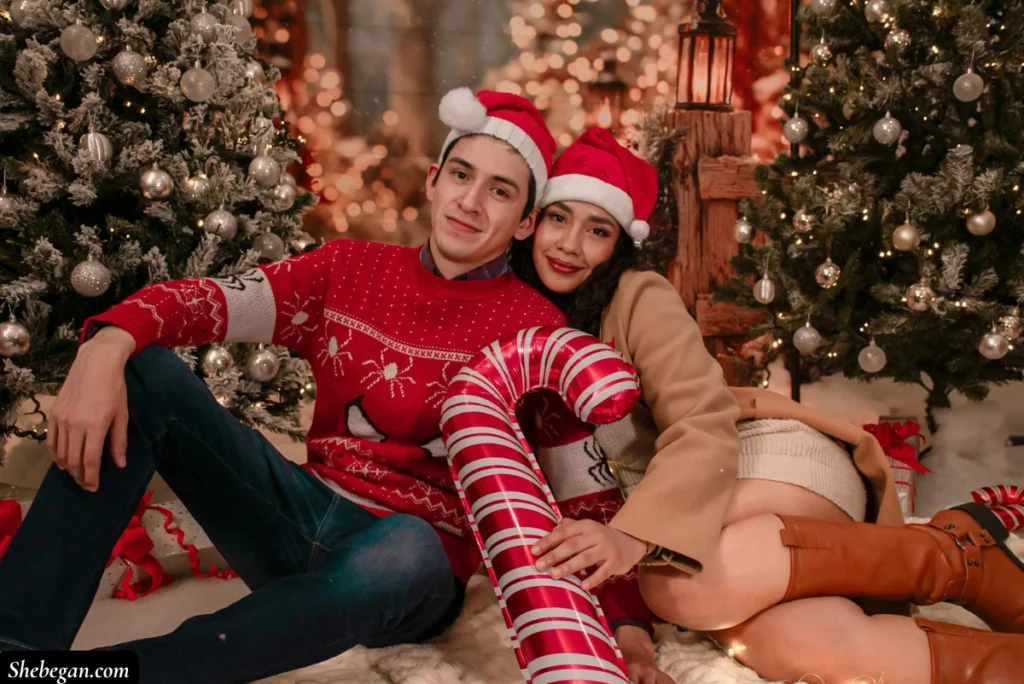 Couple Christmas Photoshoot Outfit Ideas