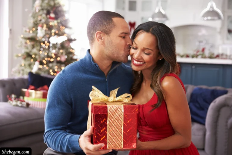 Couple Christmas Photoshoot Outfit Ideas